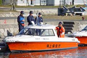 発航前の点検(船体・機関・法定備品など)
